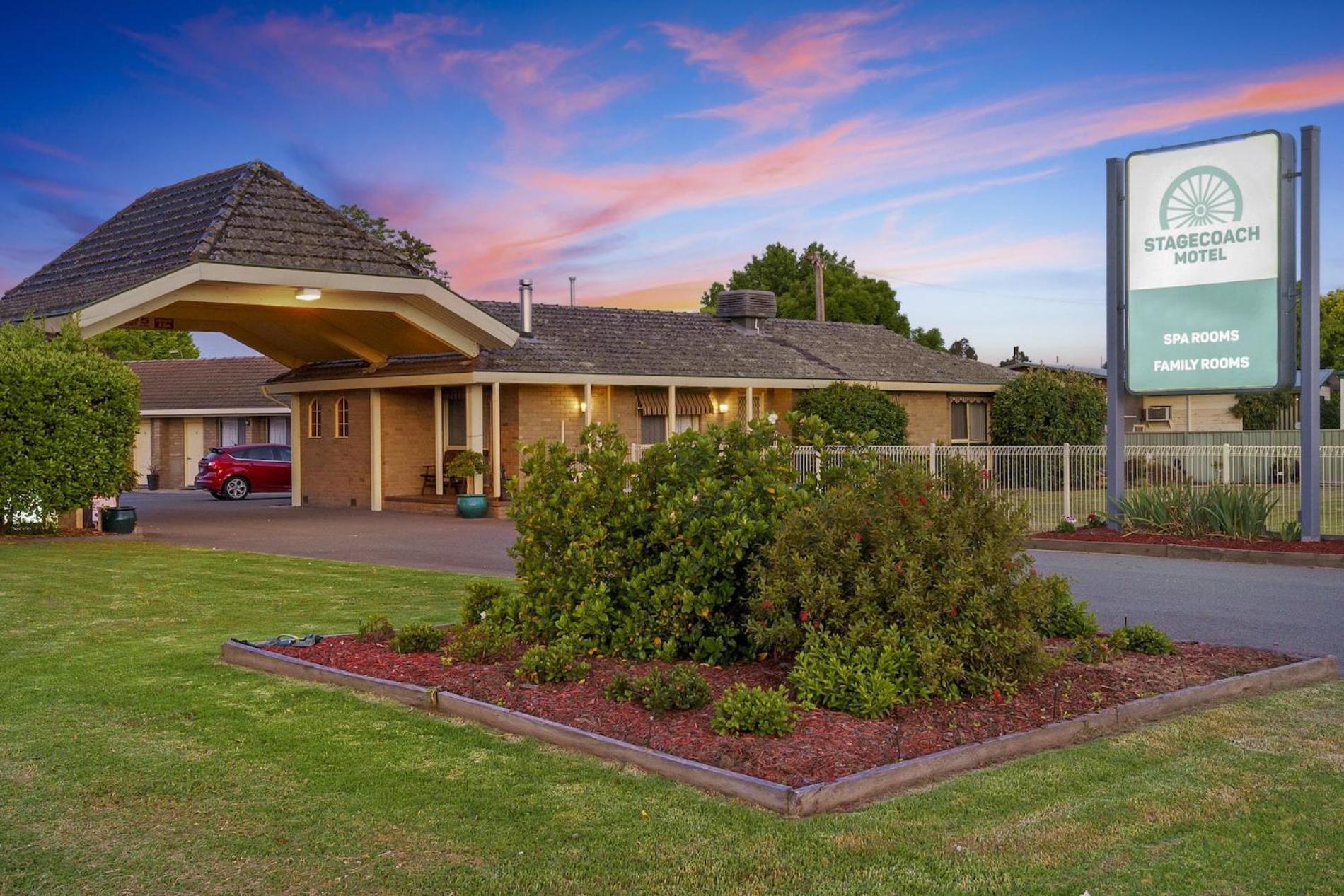 Stagecoach Motel Wodonga Exterior photo